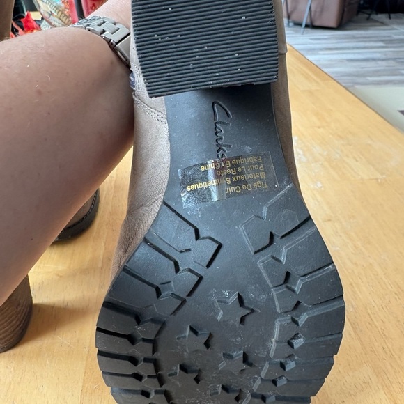 Clarks Mission Manor Ankle Bootie - Picture 5 of 11